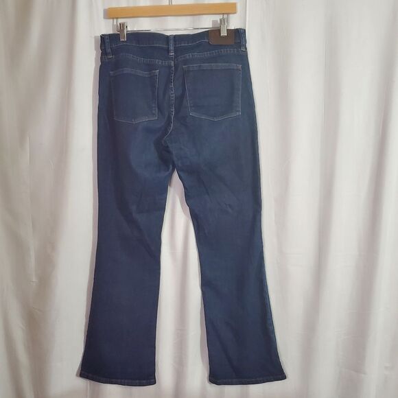 Ralph Lauren, Lauren Jeans Co. Dark Wash Flare Leg Jean Size 8 - Picture 4 of 4